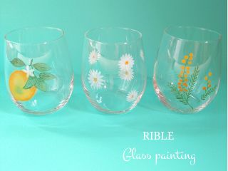 薄口の使いやすいカップ。普段使いやプレゼントにも。イニシャルやお名前を描く事も出来ます。