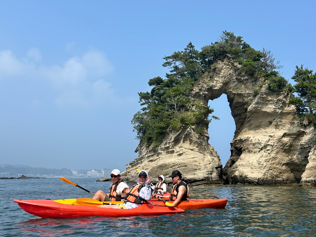�厩�R�̗͂����o�����A�s�v�c�Ȍ`�̒ʏ̃��K�l��̑O�ŋL�O�B�e�Ȃǂ͂������ł��傤���B