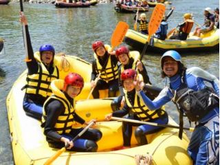 愉快なガイドがご案内します♪