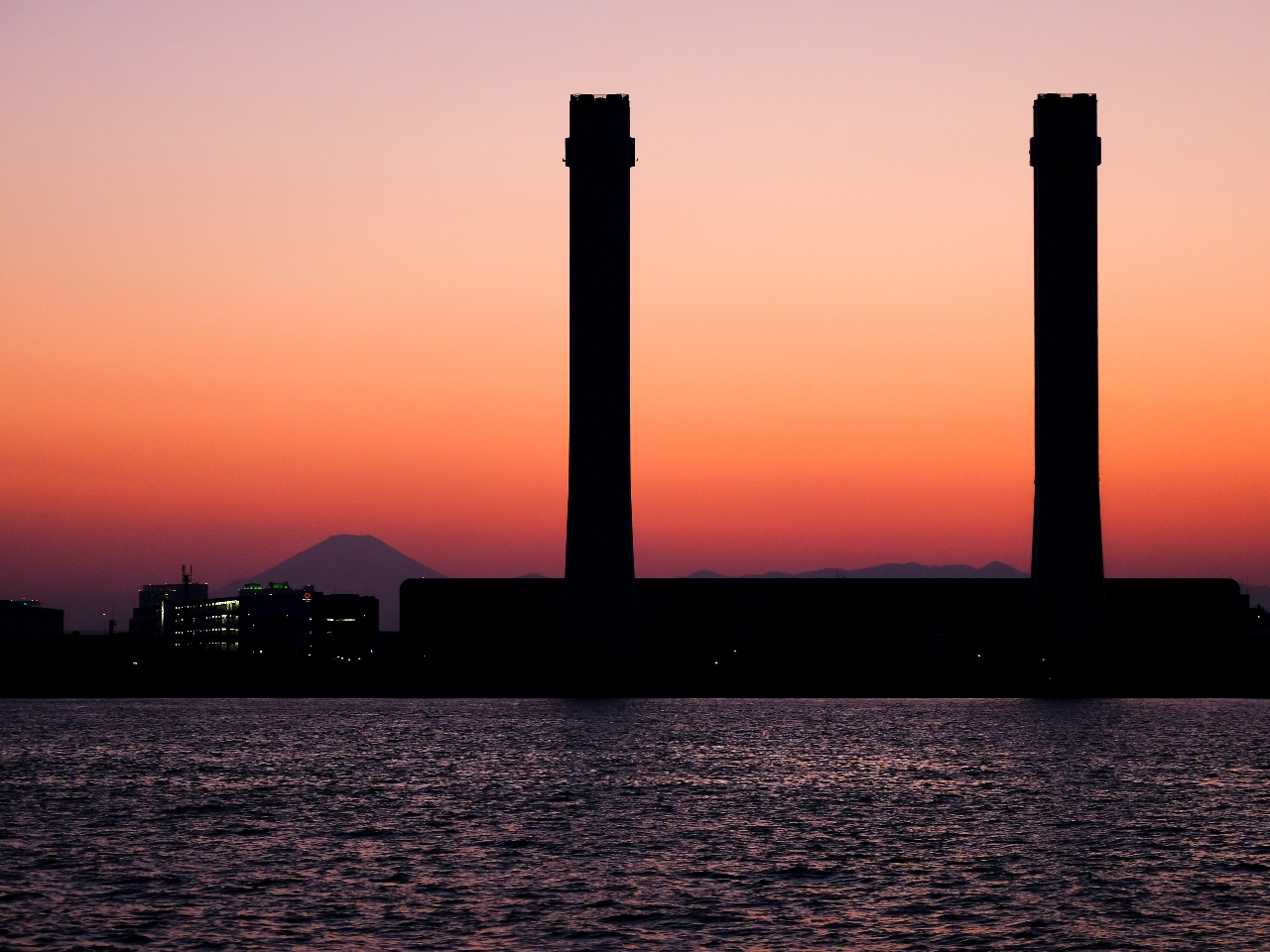 vɍ킹ďoq̂ŁA˂̌ɕxmR邱Ƃ