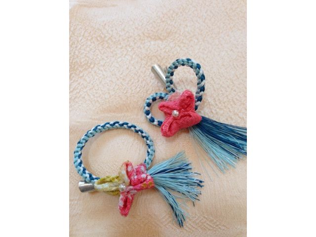 出来上がりのチャームです。お客さまのご希望で、髪飾りのクリップに付けました。