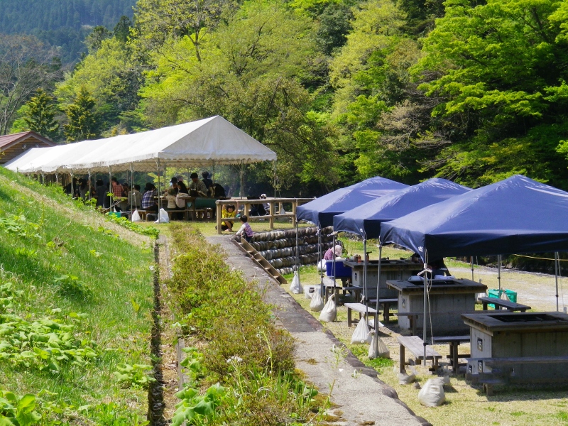 テントブース　今年はシッカリしたテントにします