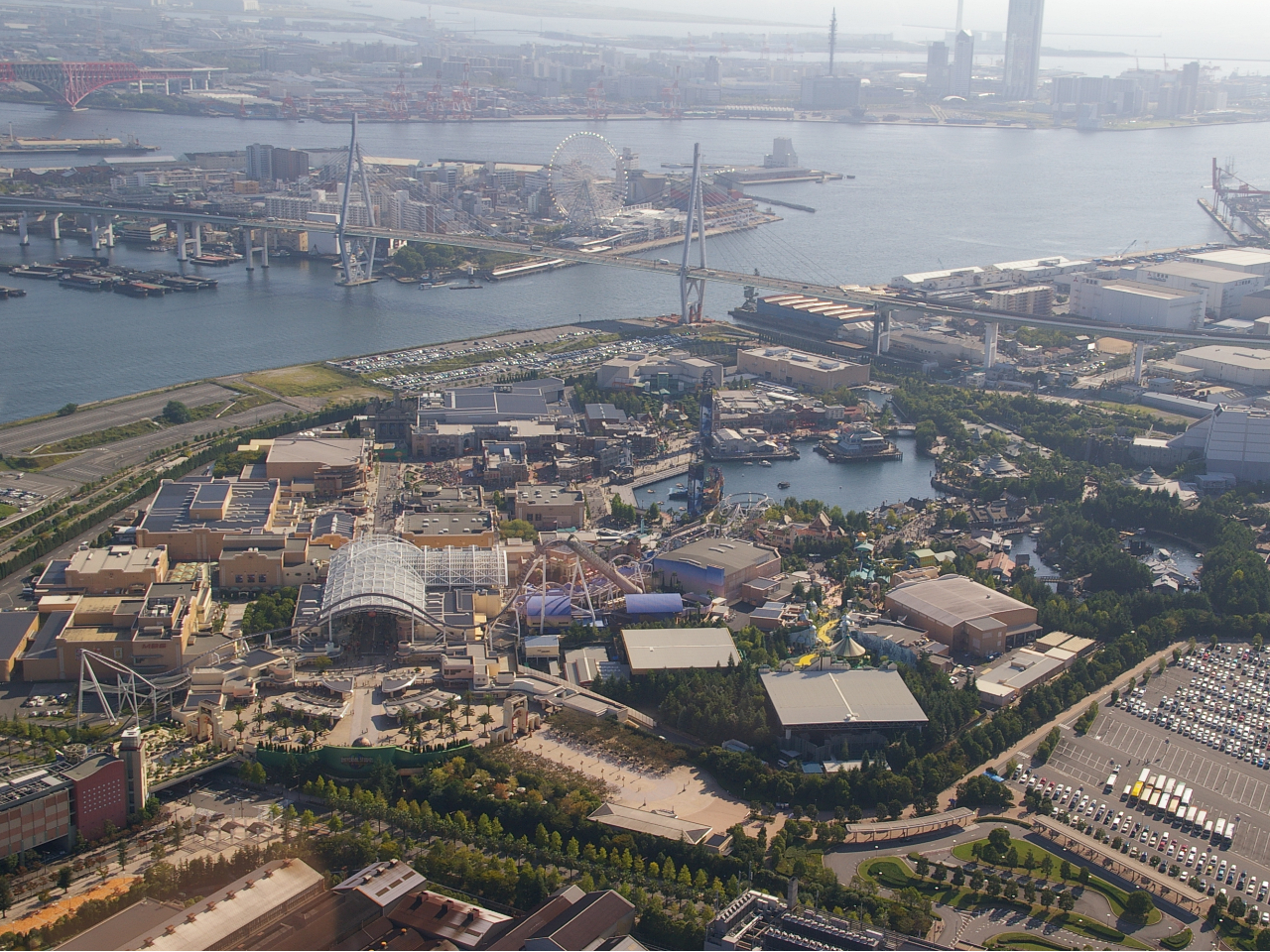 USJ�̃A�g���N�V��������]�ł��܂��B