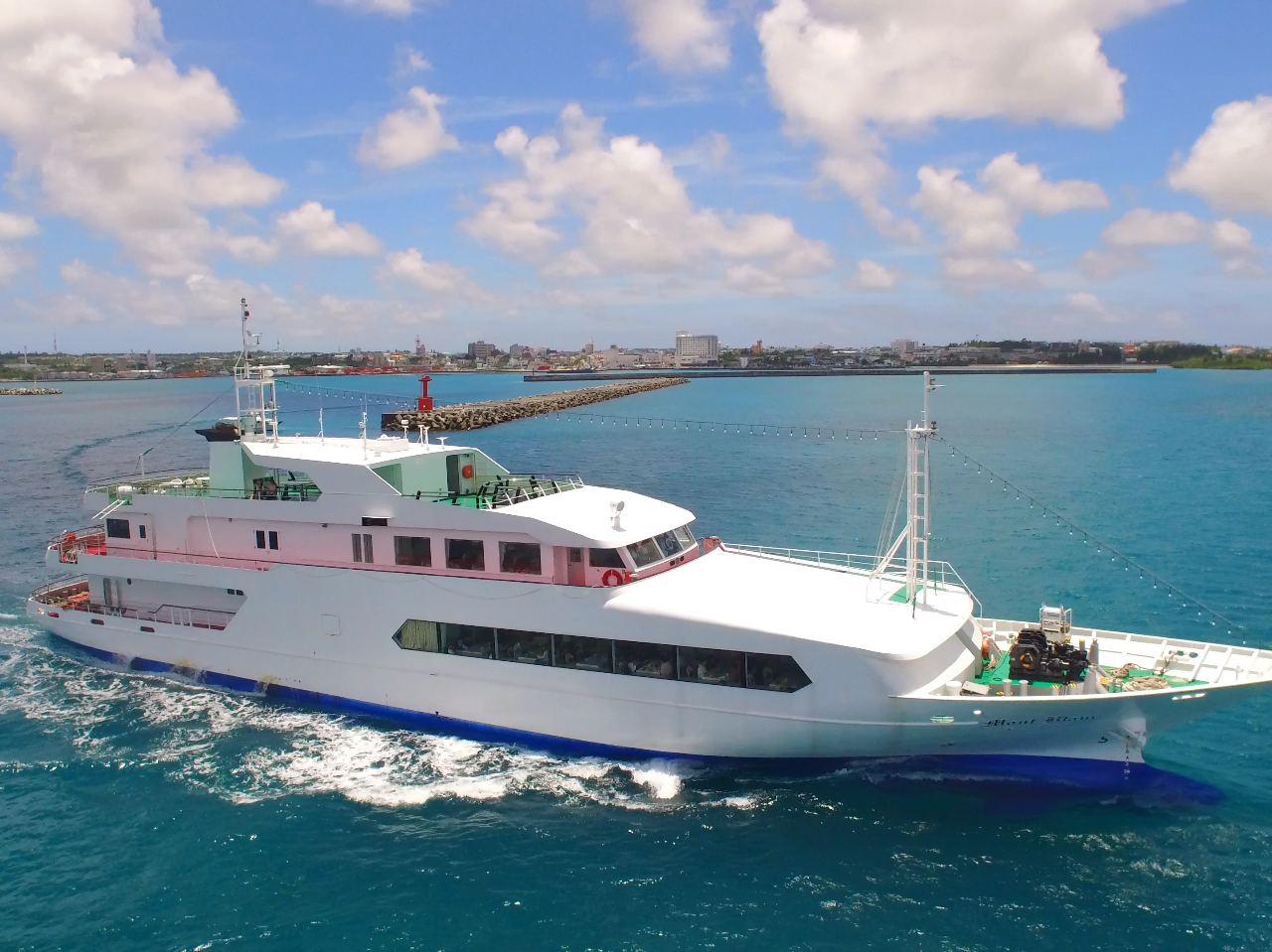 航行中のモンブラン号