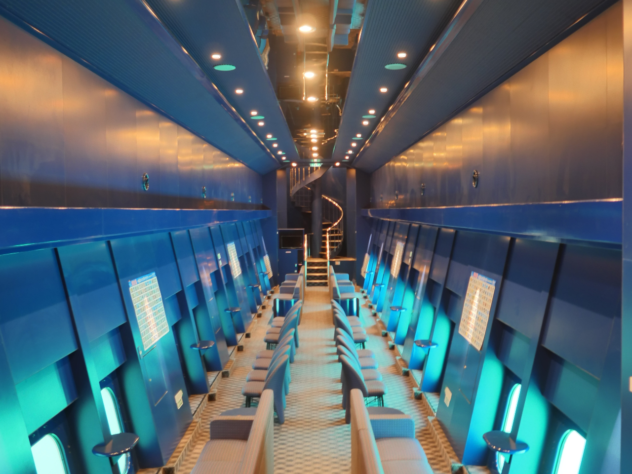 地下1Fアクアラウンジ