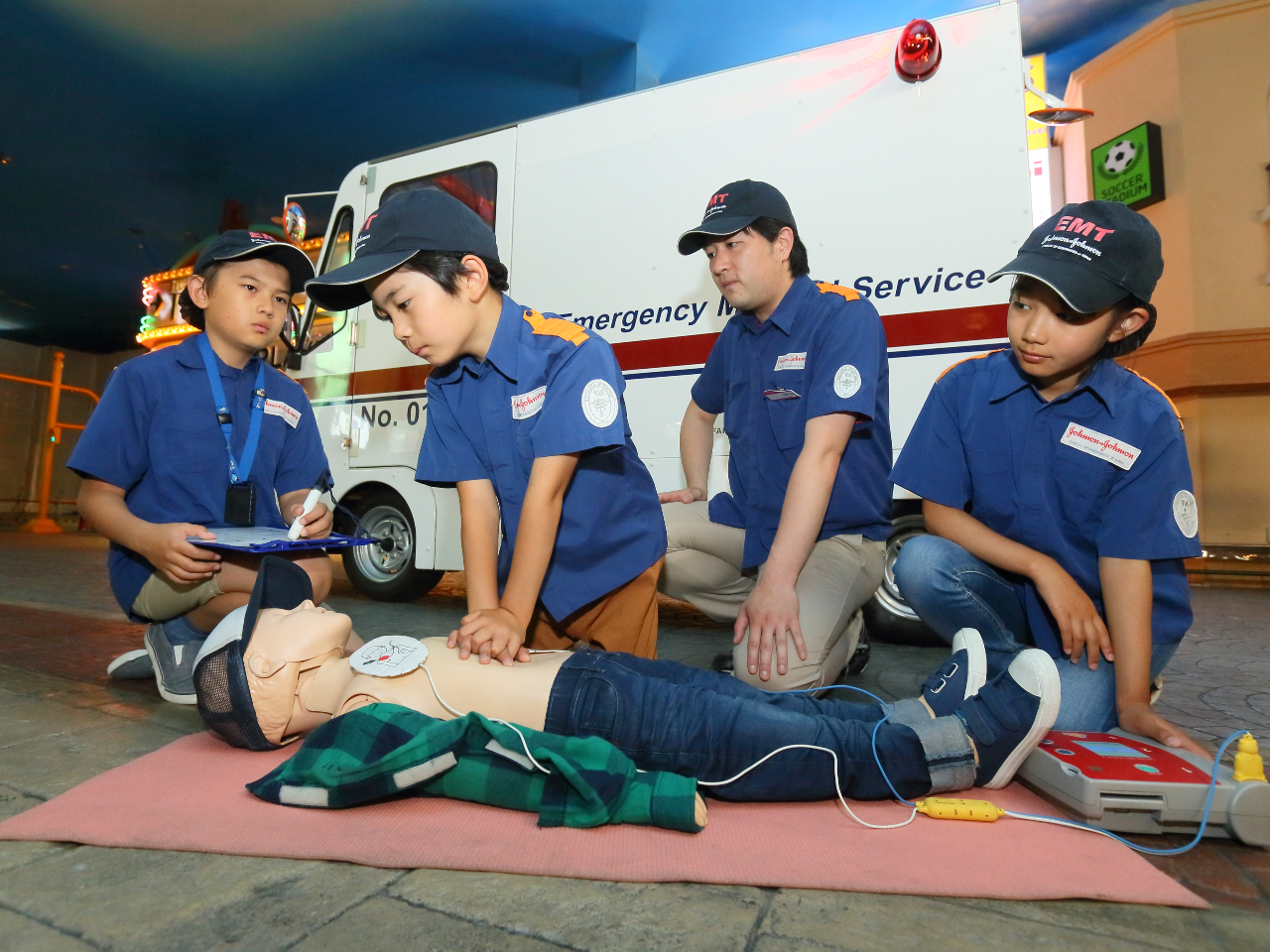 a@i~}~mjF~}ԂɏďoB҂̉}us܂BAEDȂǂ̋@Bg܂B