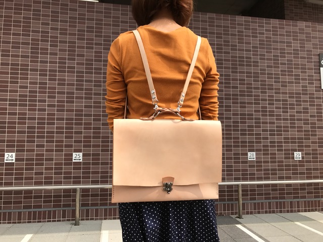 ナチュラルは、あめ色に変化します