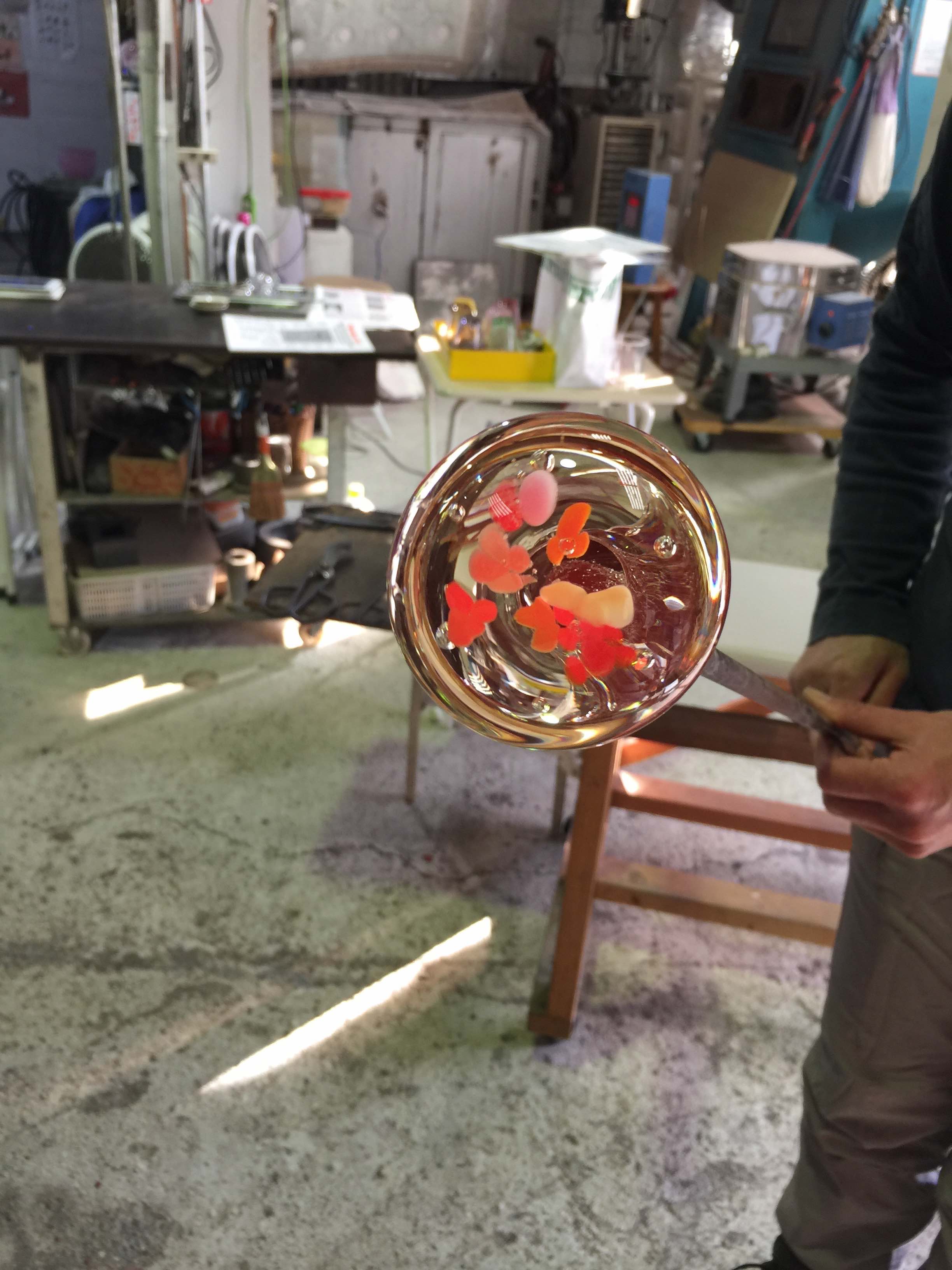瀬戸・ガラス工芸】水中花のようなペーパーウェイトを作ろう