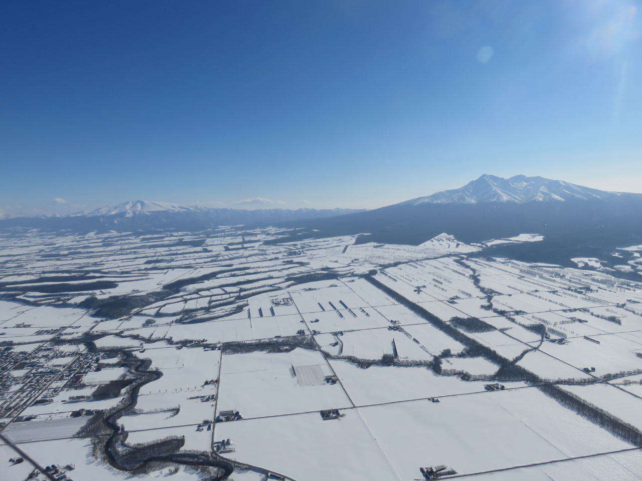 X̂قAΗx◅PxAxȂǂ̌~̎RX󂩂璭߂邱Ƃł܂B