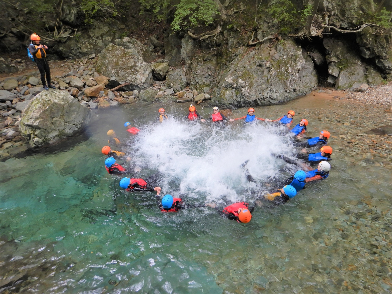 ő40l܂őΉĂ܂BCyɂkB