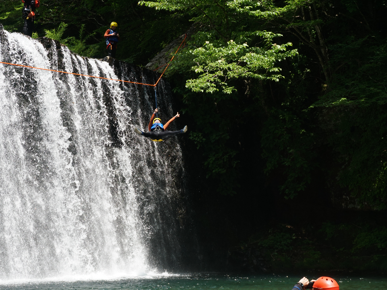 ����30m�A����10m�̃W�b�v���C���I