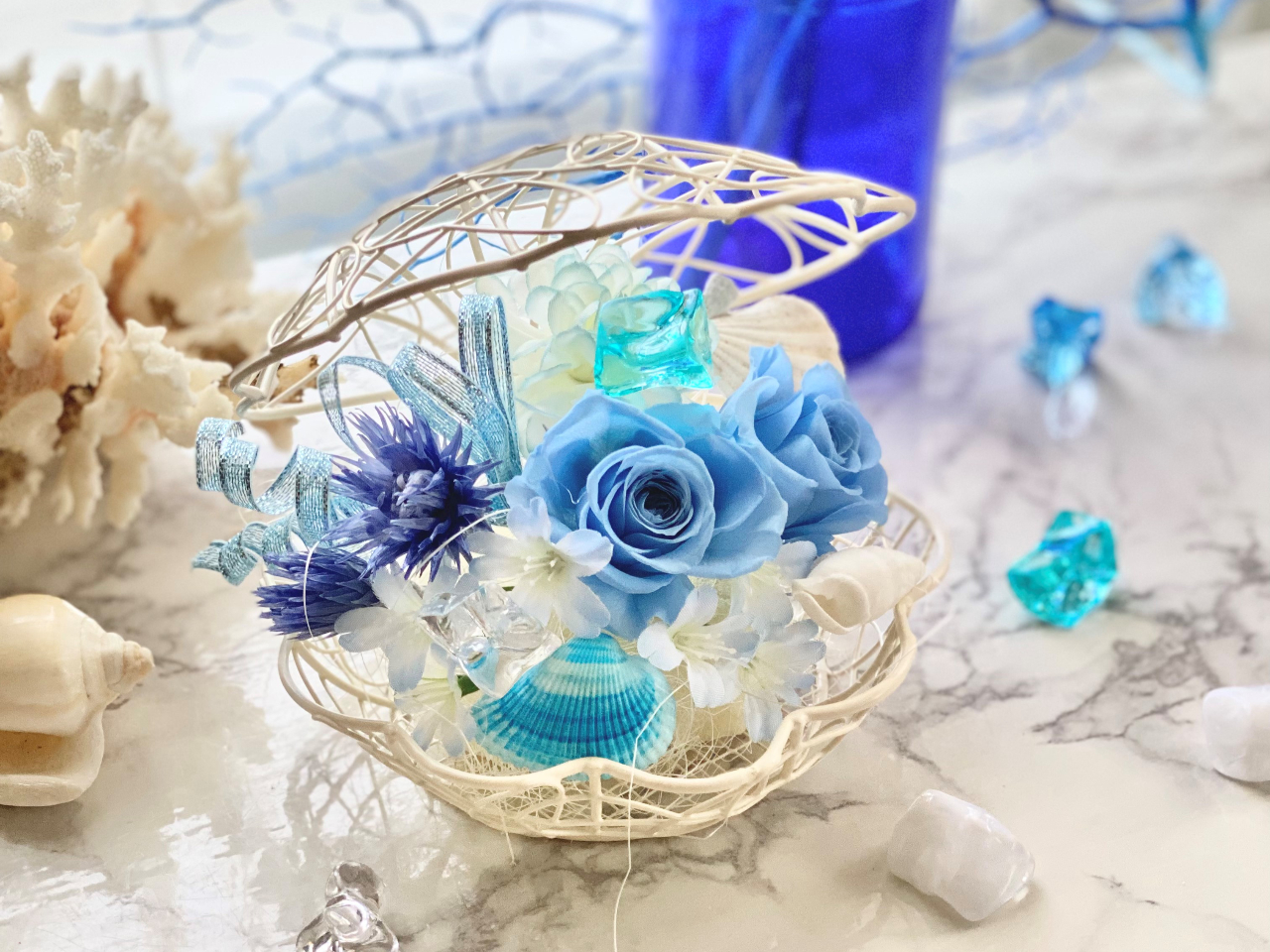 バラのいろをピンク色や、ホワイトにしてもかわいい!貝殻も選べます!