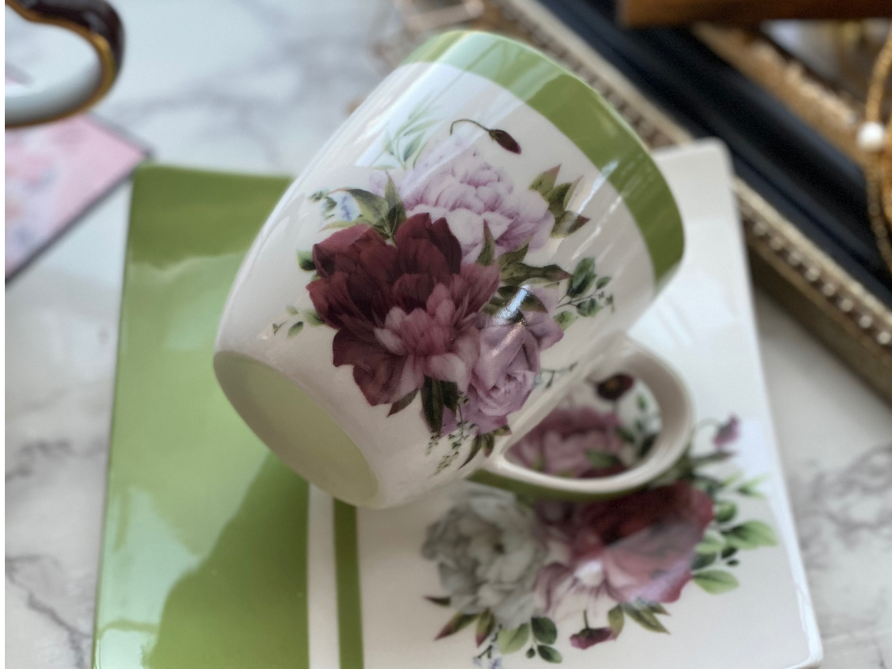 q܂̍iłBAeB[N̊GfGȍiƂȂ܂Ba߂̃O[ƍ킹̂fGłˁB