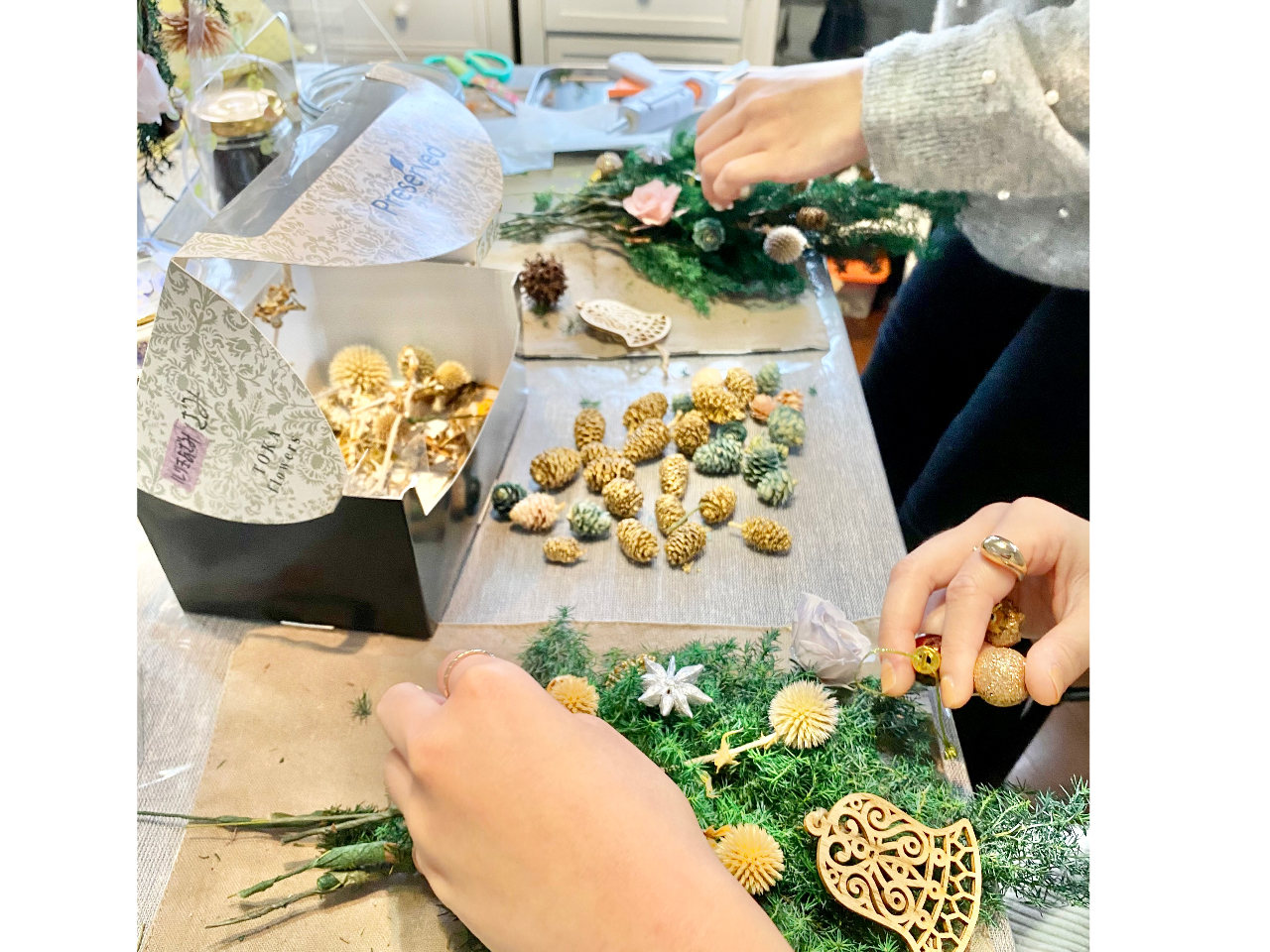 どの木の実をつけようか、、?自由に選べるものもご用意しております。