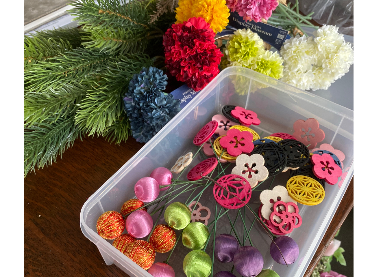 vU[uht[̃o͂DȐFIт܂Bɍ킹ĊۋʃsbNA{̏蕨sNAFAA炨Iׂ܂B