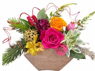 扇子型のポットに、末広がりに縁起良くアレンジしていきます。