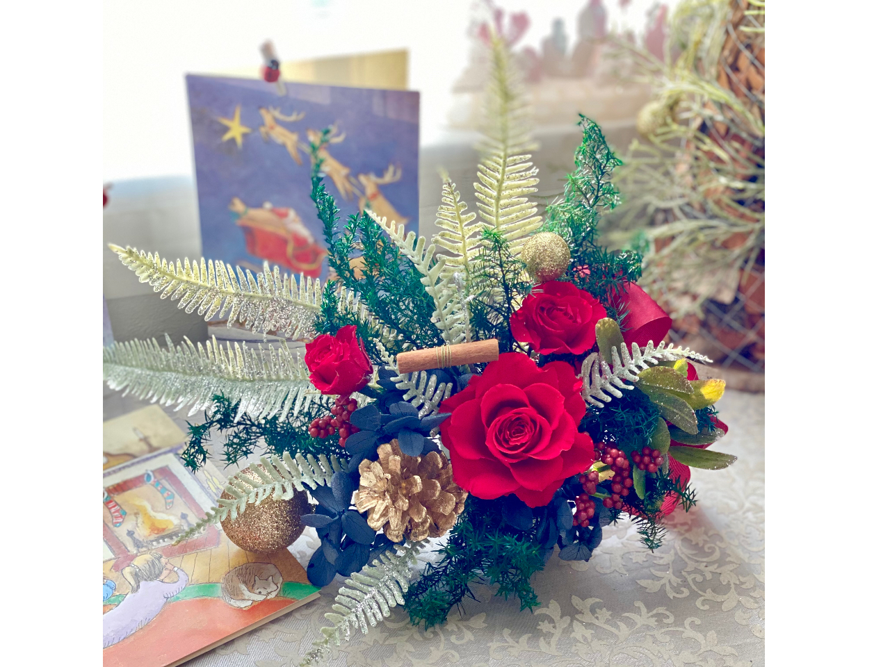 花アレンジの部分と、ツリーコーン部分と2パーツに分かれます。片付けがしやすいです。