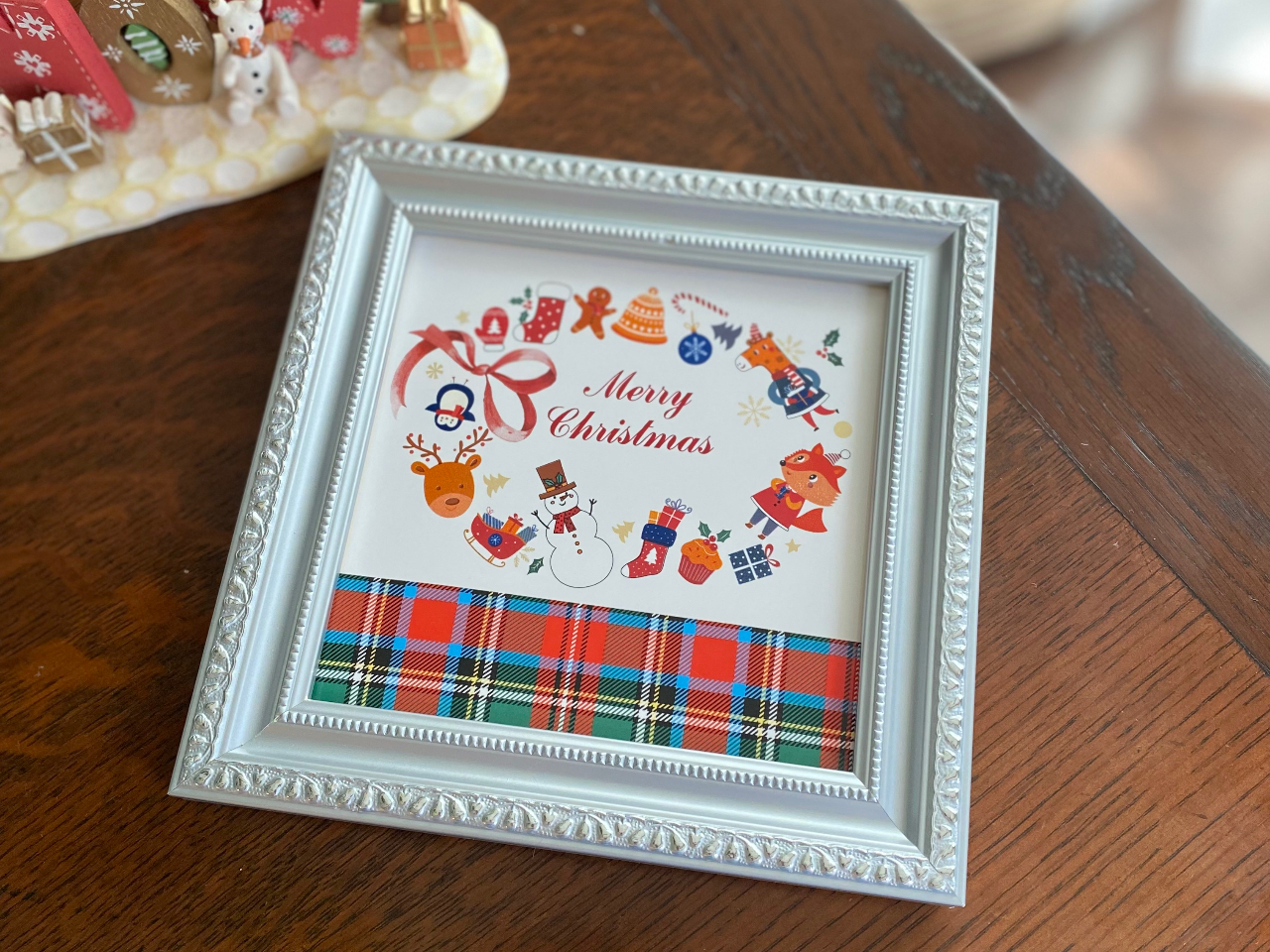 フレームは別途料金かかります。壁掛けにも、縦置きにもできます。