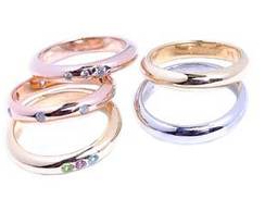 ダイヤモンド、半貴石、石がオプション追加可能です