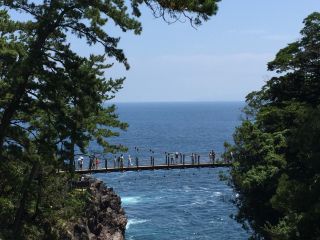 城ヶ崎海岸ピクニカルコースのハイライト、「門脇吊り橋」。