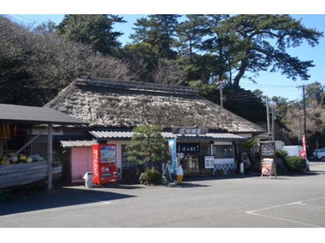 ネイチャーウォークの開始地点はここ「ぼら納屋」です。
