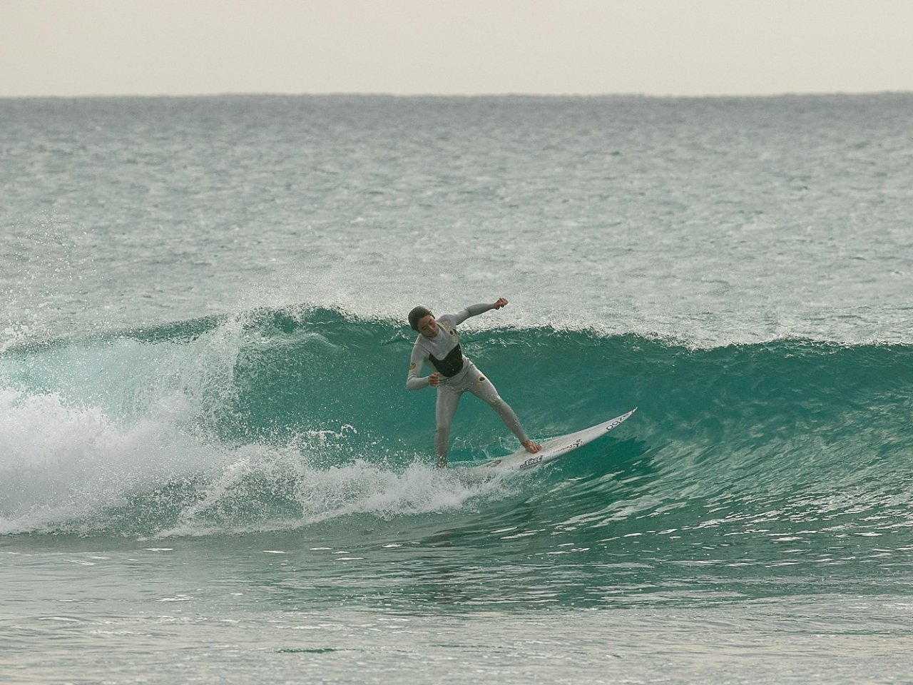 o҂̕ɂ̓XebvAbvXN[sĂ܂B@kBiʐ^jcJ|m