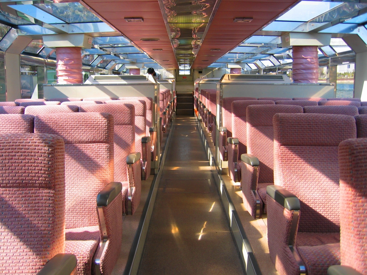 D͔w̕tAKȃV[gBɂ͂􂢂Ă̂łS