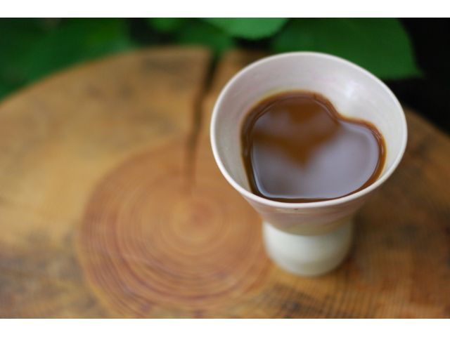 注ぐとハートになるカップです♪
振ると音が鳴ります♪