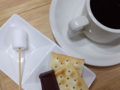 ≪バーベキューセット≫1人前¥2,980  のデザートは ミニ焼きマシュマロ&ドリンク  or  焼きバナナ&ミニバニラアイス のどちらかをお選び頂けます♪