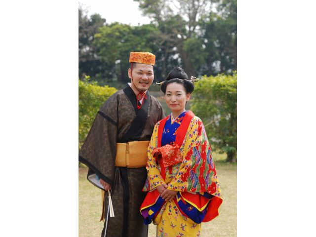 沖縄独特の婚礼衣装 琉装でロケーションフォト モード マリアージュ じゃらん遊び体験 沖縄独特の婚礼衣装 琉装でロケーションフォト モード マリアージュ じゃらん遊び体験