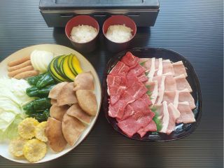 特選牛もも肉&豚ロースBBQ(4人盛りイメージ)