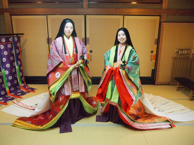 十二単二名体験