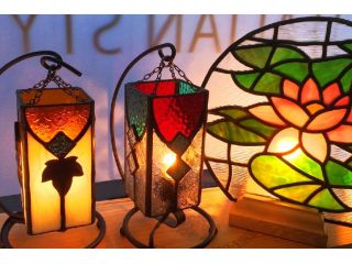 写真の吊り下げ型ランプをお作りいただけます。(デザインは2種類)