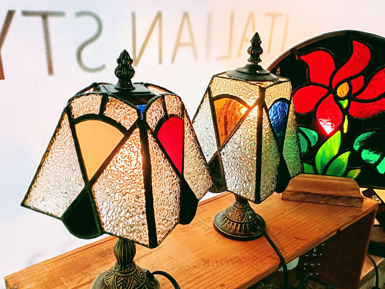 ȃ^CṽCeAɃ}b`A[fR̃fUCłB