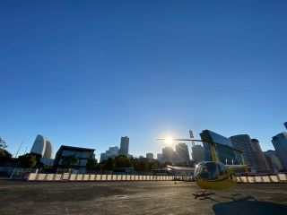 みなとみらいヘリポート。旅客用で街の中心部にあるヘリコプター乗り場は日本にここだけ。