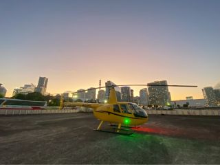 観光や旅客で開放している街中ヘリポートは日本でここだけ、みなとみらいヘリポート。