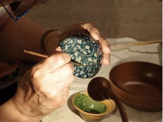 南青山のアトリエで金継ぎ体験!骨董を修復する匠の技を学ぼう