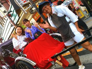 浅草へお越しの際はぜひ人力車をご利用ください。歩かず快適な楽しい旅をお届けします♪