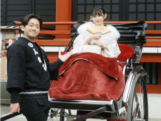 「浅草に来たけどどこを歩いたら良いのかわからない.」そんな時は人力車にお任せあれ!浅草を知り尽くしたプロのガイドマンがあなただけのオンリーワンの旅をお届けします