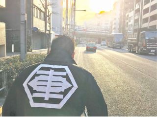 「浅草に来たけどどこを歩いたら良いのかわからない.」そんな時は人力車にお任せあれ!浅草を知り尽くしたプロのガイドマンがあなただけのオンリーワンの旅をお届けします