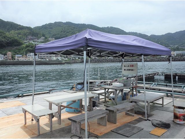 テントを3つ設置してます。