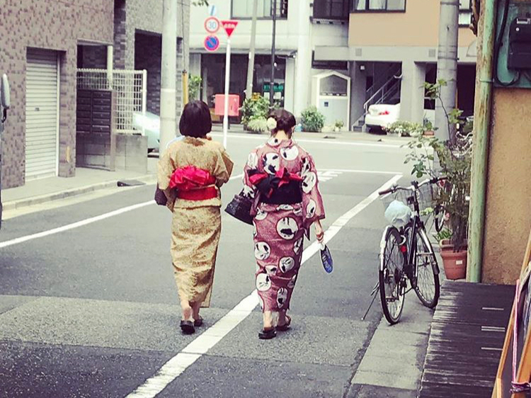 浴衣で夏を満喫してください!