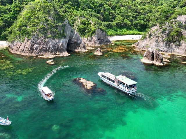 浦富海岸は透明度抜群!!