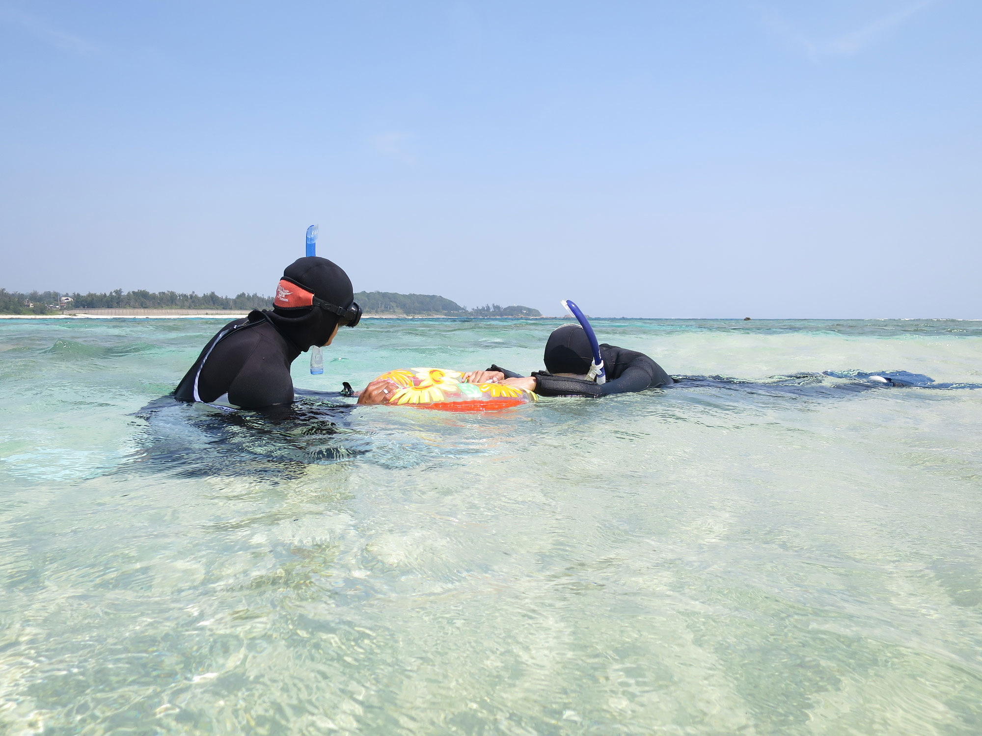 浅瀬で練習をしてから。