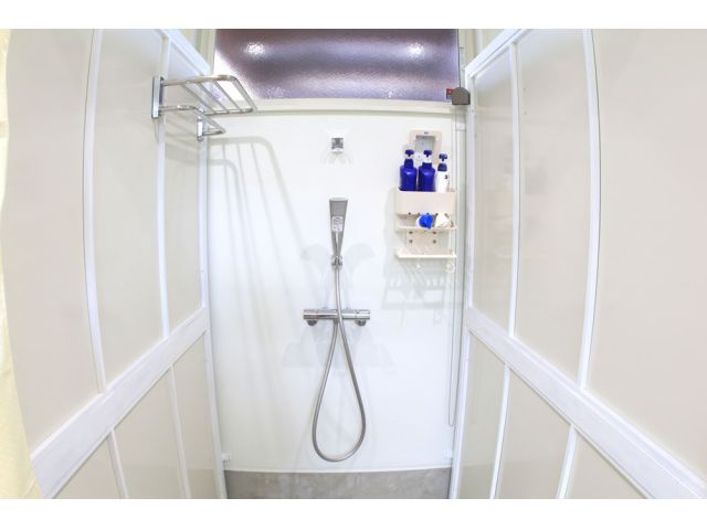 シャワー室、タオル無料貸し出しで楽々