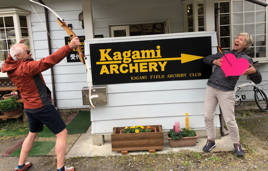 終了後は写真撮影♪矢が刺さったハートのアイテムもご利用ください!