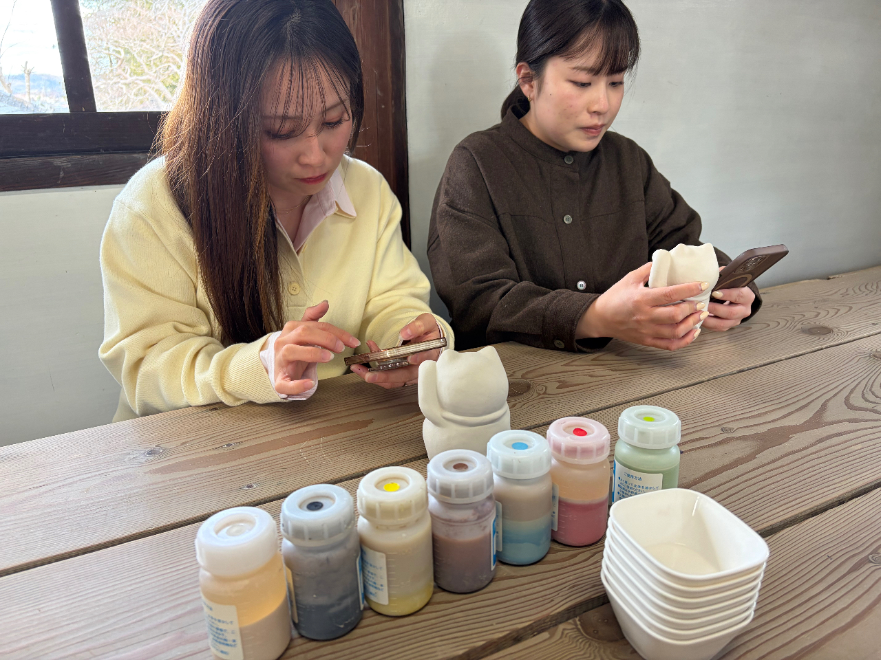�܂��͍\�z�����܂��B�F�́A���A�A�΁A�ԁA���A���A����F��7�F���g���܂�