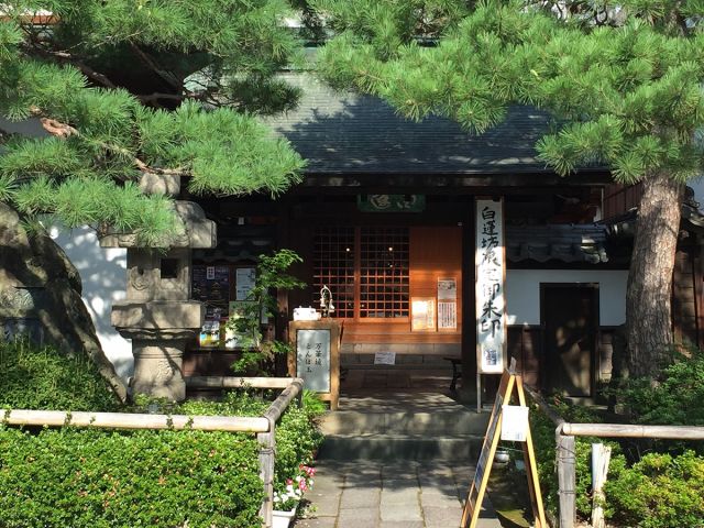 ギャルリ蓮は善光寺宿坊・白蓮坊の中にございます。