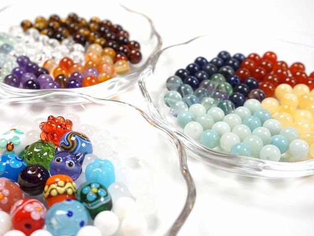 とんぼ玉と天然石でお好きなイメージに♪