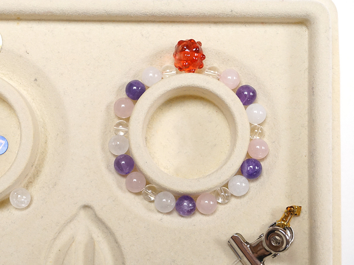 ̌PFyɂƂڋʂƓVR΂ׂĂ܂